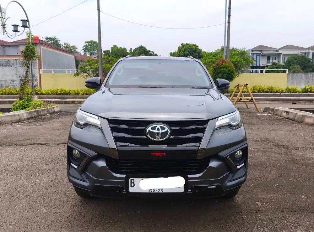 Toyota Fortuner TRD Sportivo Kick Sensor Diesel AT 2019 2020 grey vrz