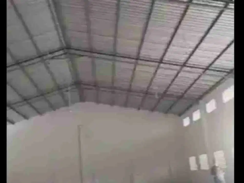 Di sewakan murah Gufang 300 m2 bisa masuk truck doubel