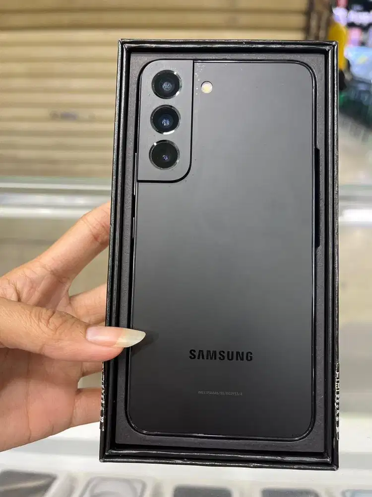 samsung s22 8/256 second