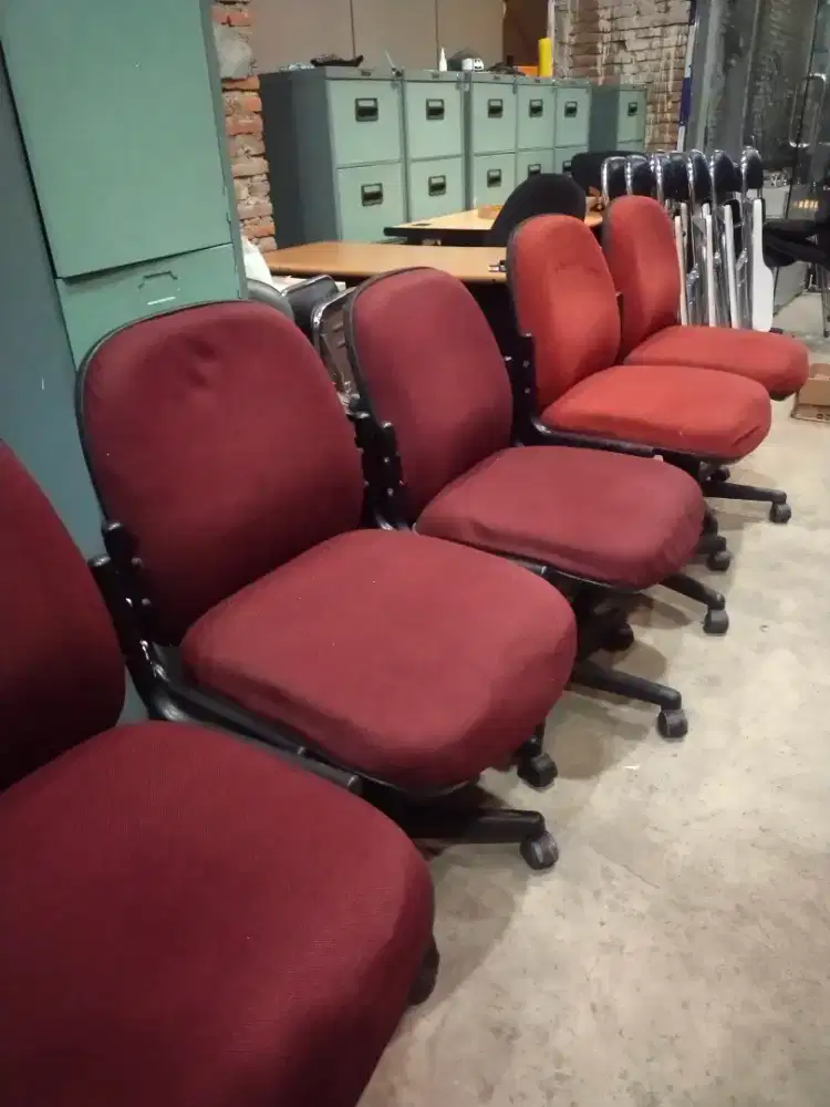 kursi staff hidrolik