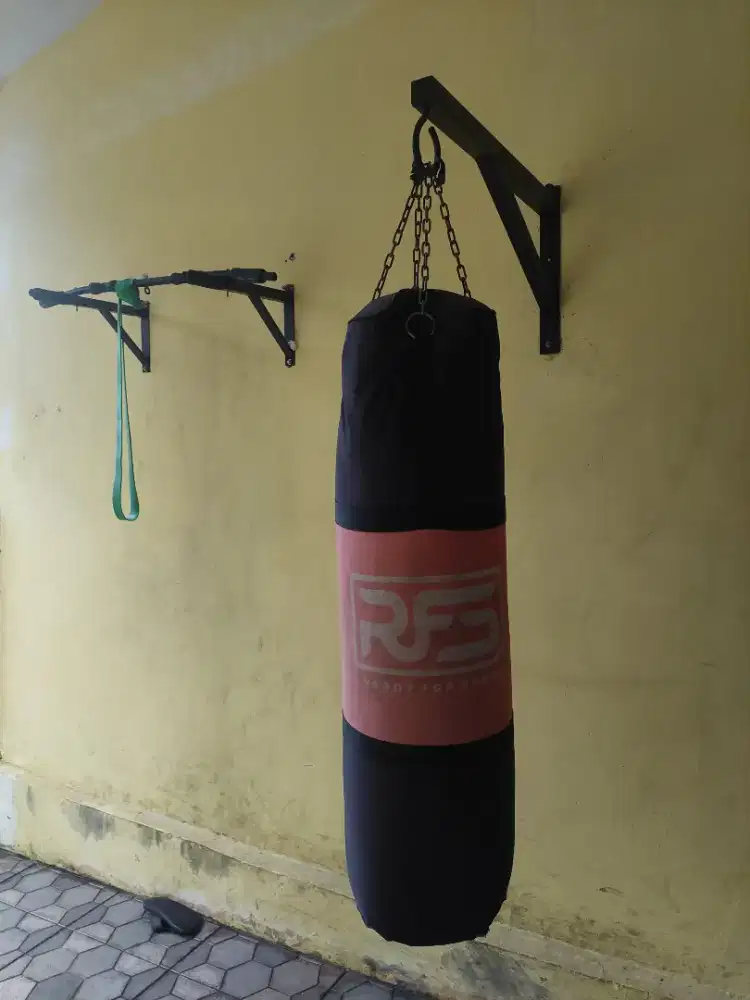 Dumbel,samsak dan pull up 400rb