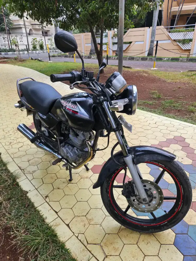 Dijual honda megapro hiu 2004