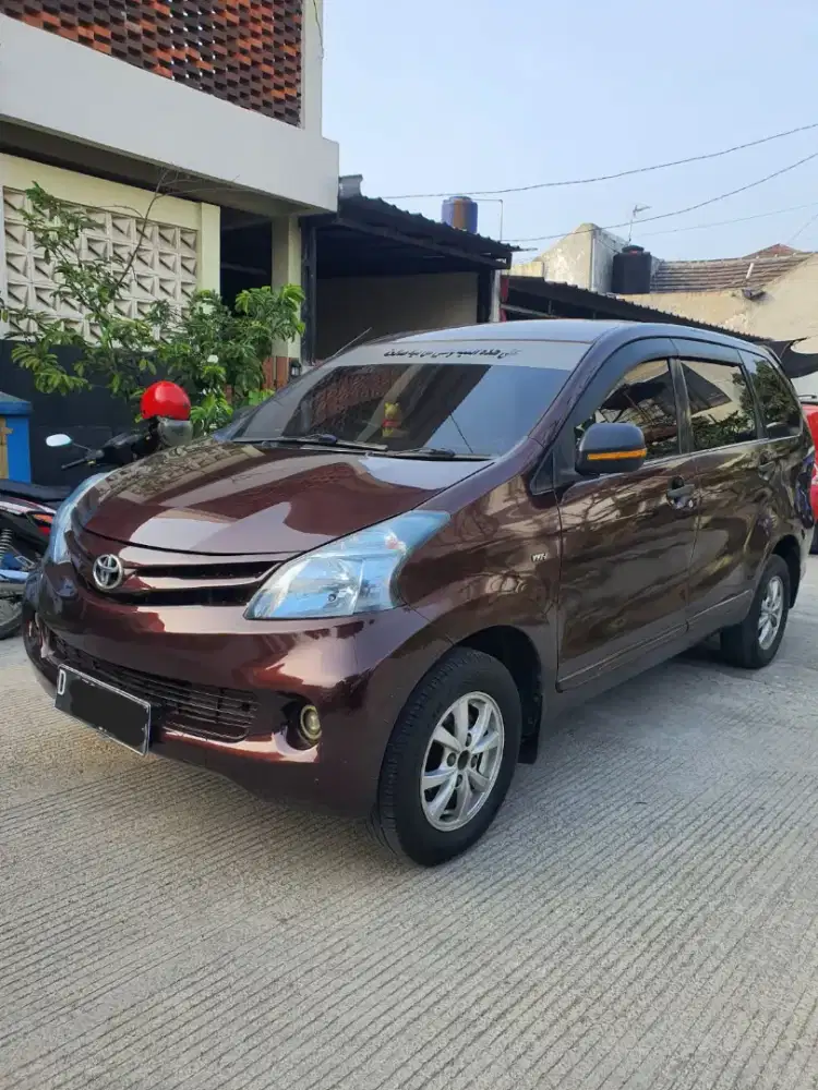 Avanza G Manual 2014
Warna marun cakep
km 140rb