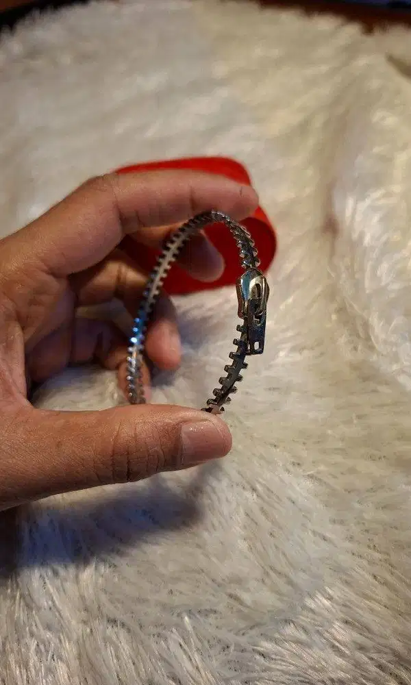 Gelang Vintage Zipper Warna silver