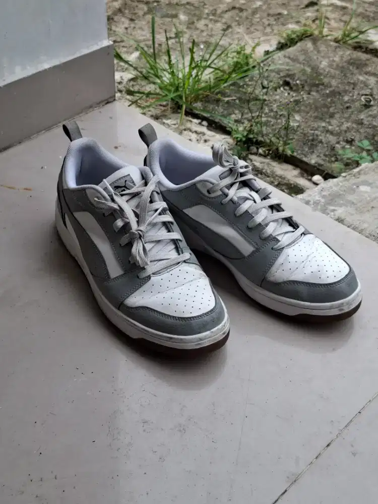 PUMA Sepatu Sneakers Rebound V6 Low Preloved