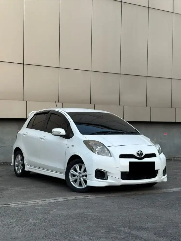 {Cash} Toyota Yaris E Matic 2012 Facelift
