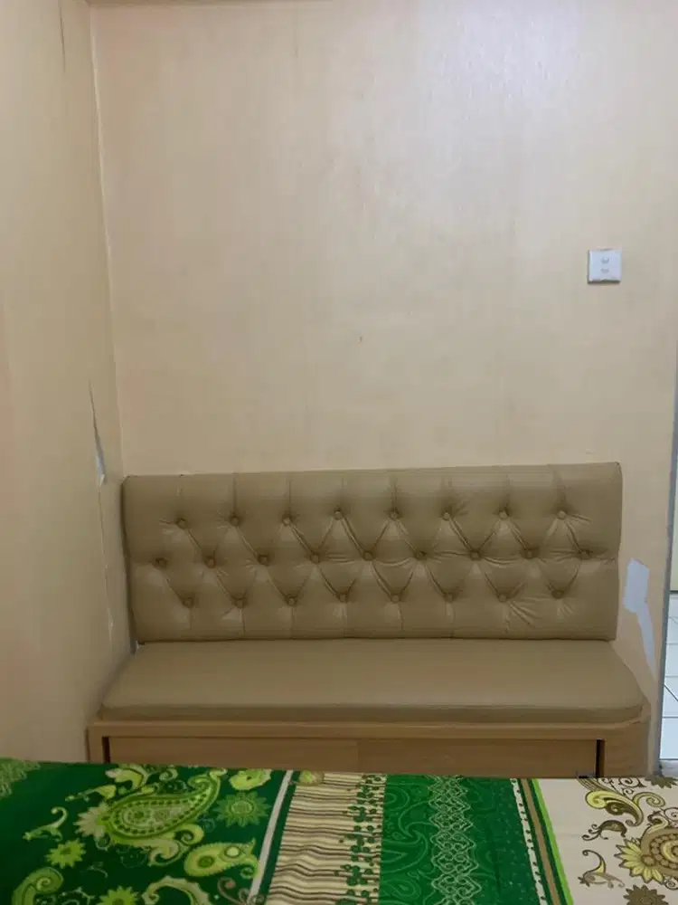 Ganti cover kursi kancing