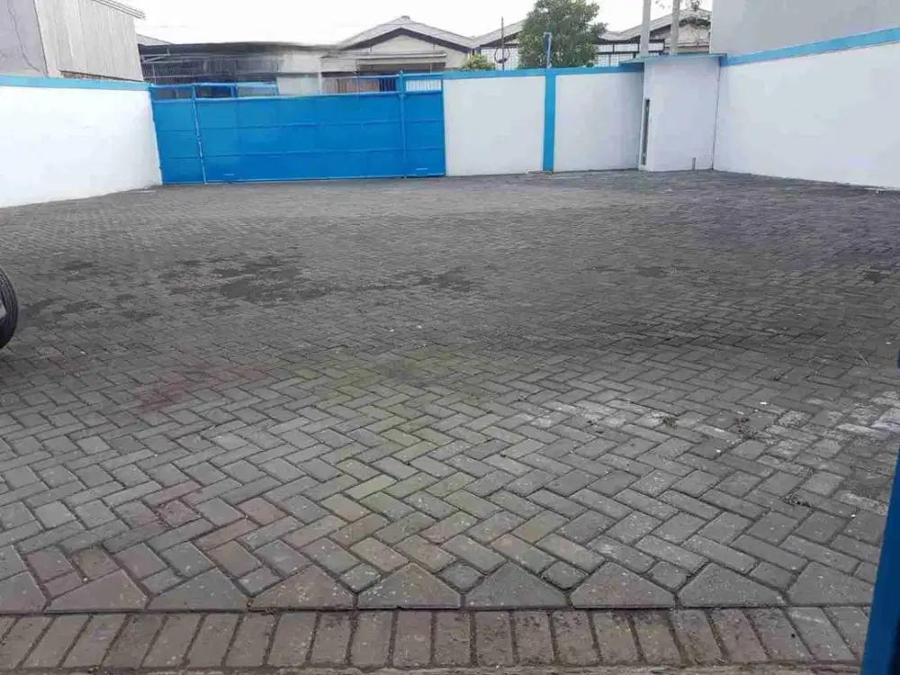 DI SEWAKAN GUDANG MARGOMULYO‼️
MUNTIARA TAMBAK LANGON LT 1376 m2 (17,2×80) LB 980 m2 (17,2×57)