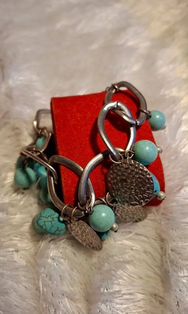 Gelang Charm Vintage Batu Pirus Warna silver dan biru