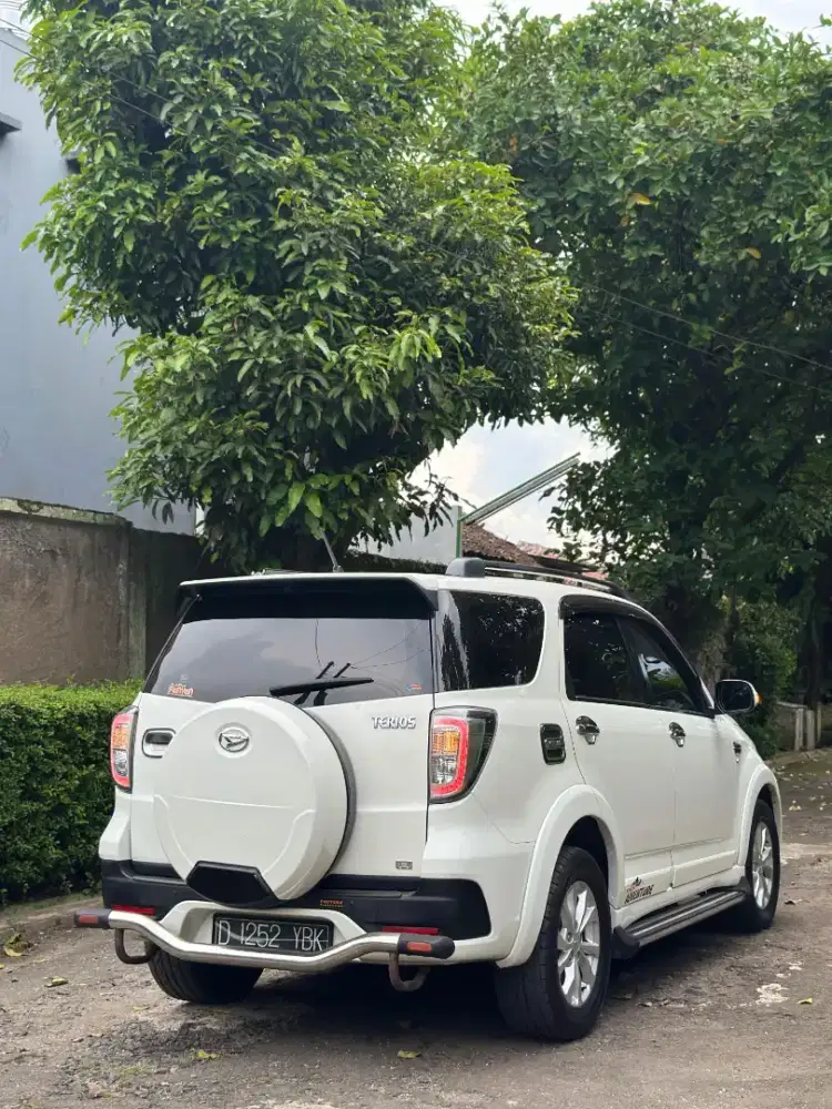 Daihatsu Terios R Adventure M/T 2016 Putih istimewa