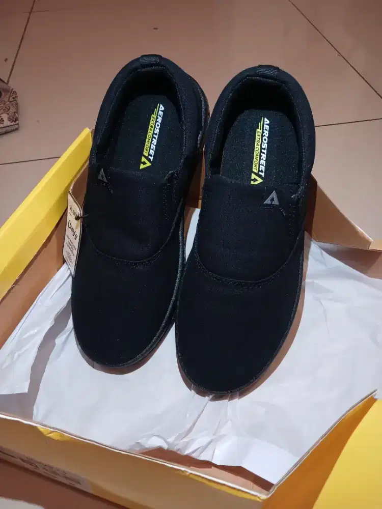 Sepatu Slip On Pria Wanita Aerostreet 39 Jual Rugi