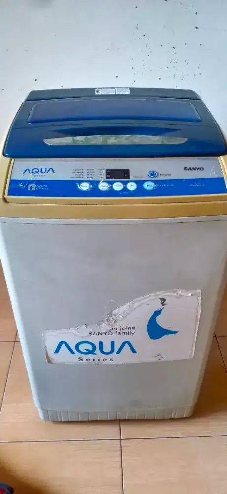 Mesin cuci otomatis 1 tabung aqua