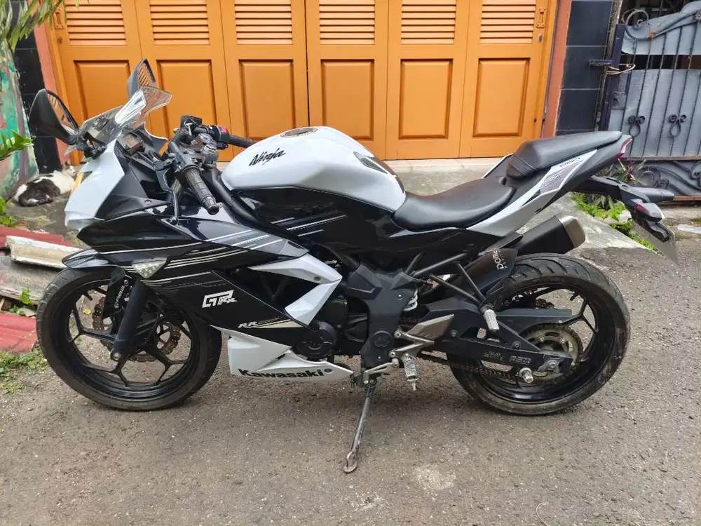 KAWASAKI NINJA 250 MONO PUTIH 2015, KM 5500-an, MULUS