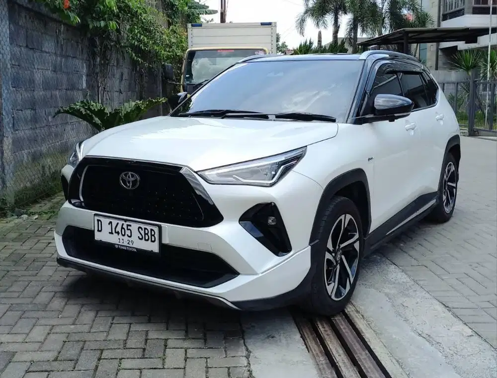 YARIS CROSS GR TSS TWO TONE 1.5 AT 2024 HYBRID KM 13rb RECORD TOYOTA