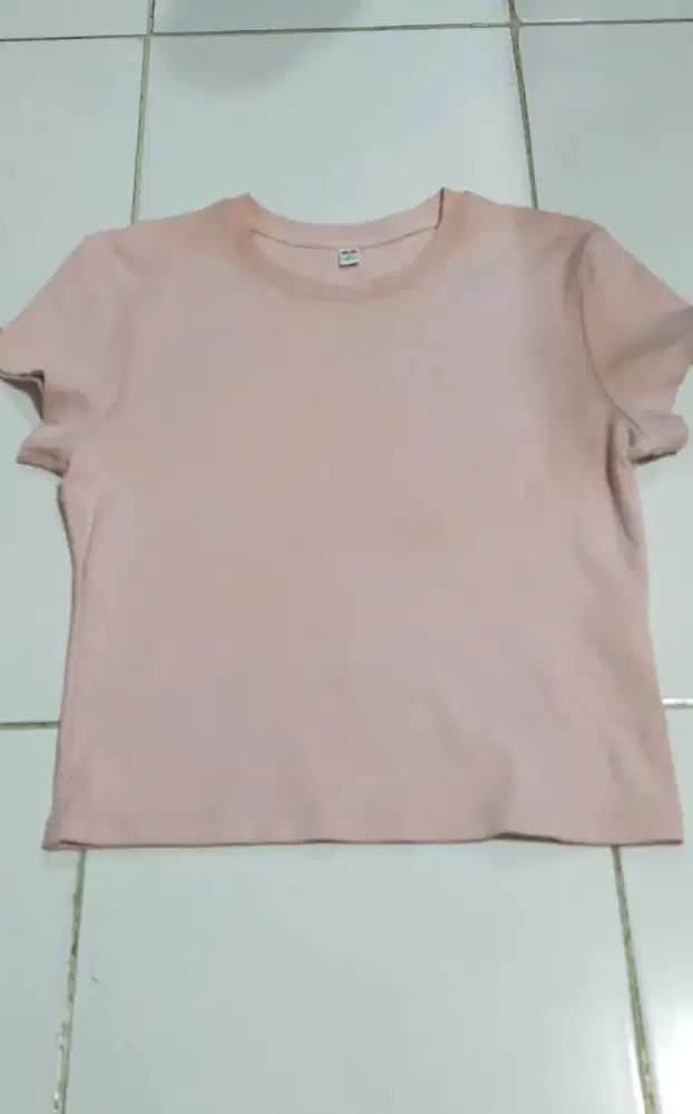 Kaos Uniqlo H&M Wanita