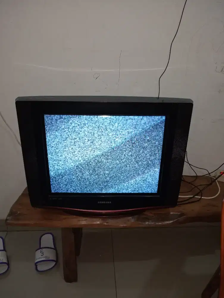 TV tabung Samsung 24 in