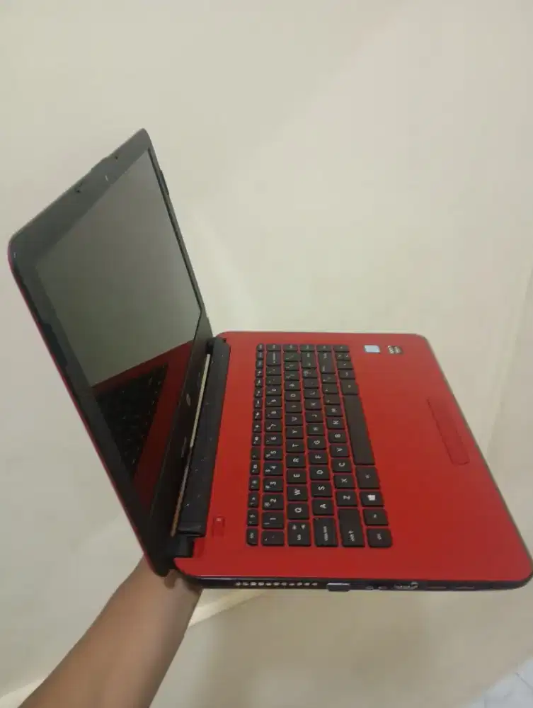 Laptop Hp 14 AM129TX