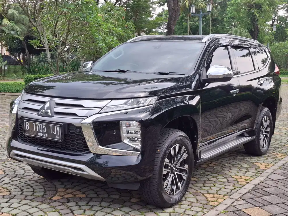Mitsubishi Pajero Sport 2022 KM 12 rb servis Record