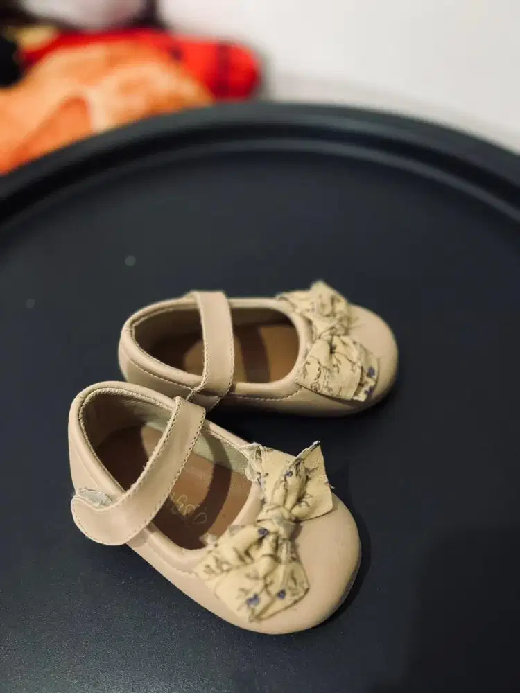 Preloved sepatu bayi by Tamagoo