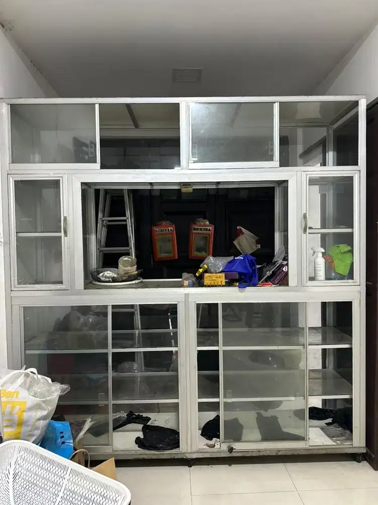 Etalase toko alumunium