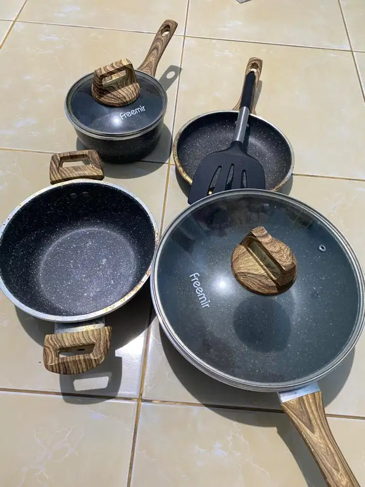 Satu set panci anti lengket merk freemir