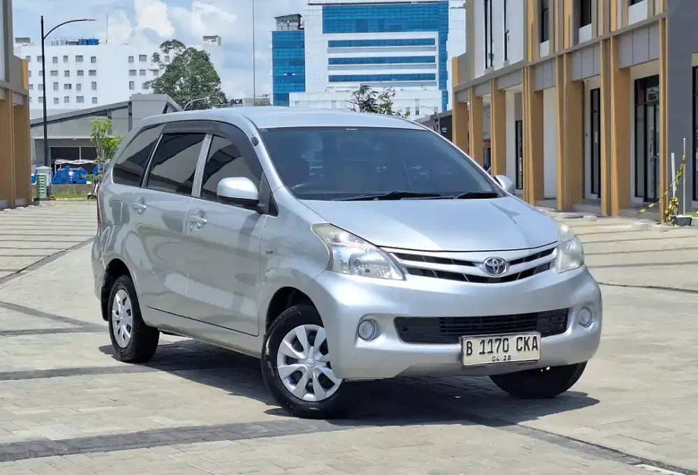( TDP : 7jt ) TOYOTA AVANZA E 1.3 AT/METIC 2013