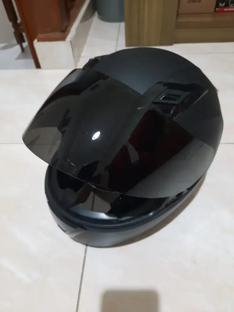 Helm KYT R10 Bekas