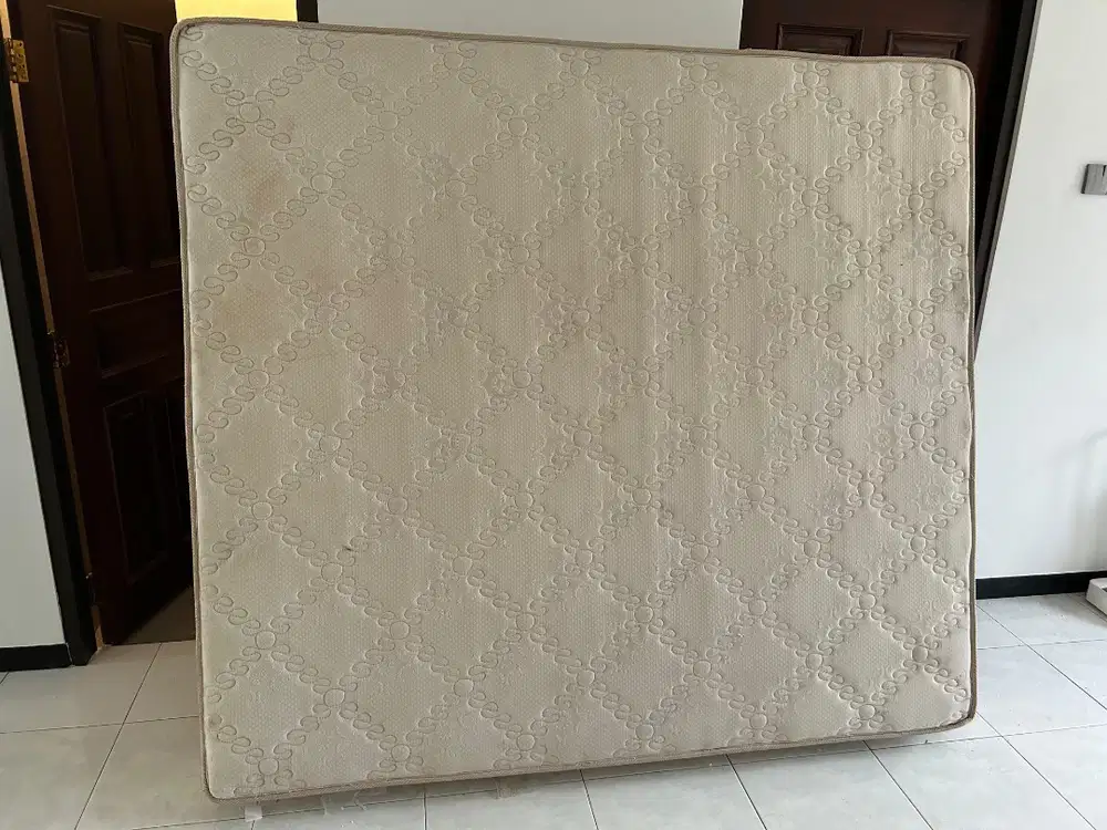 KASUR BEKAS - LOKASI SURABAYA - OPEN NEGO KERAS