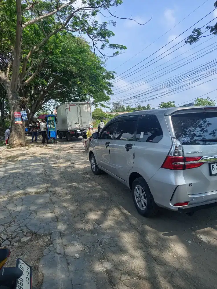 Di sewakan avanza dengan supir, dalam kota dan luar kota, harga nego,