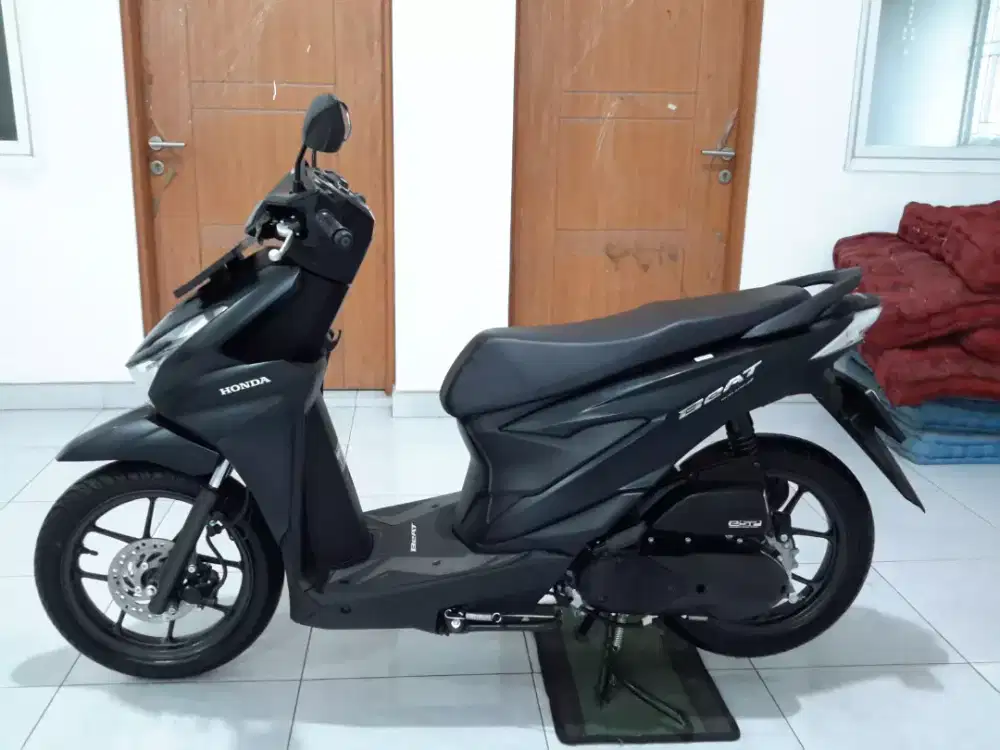 Beat deluxe smartkey (remote) 2025 bln 7 total km 3.000 bekas berkelas