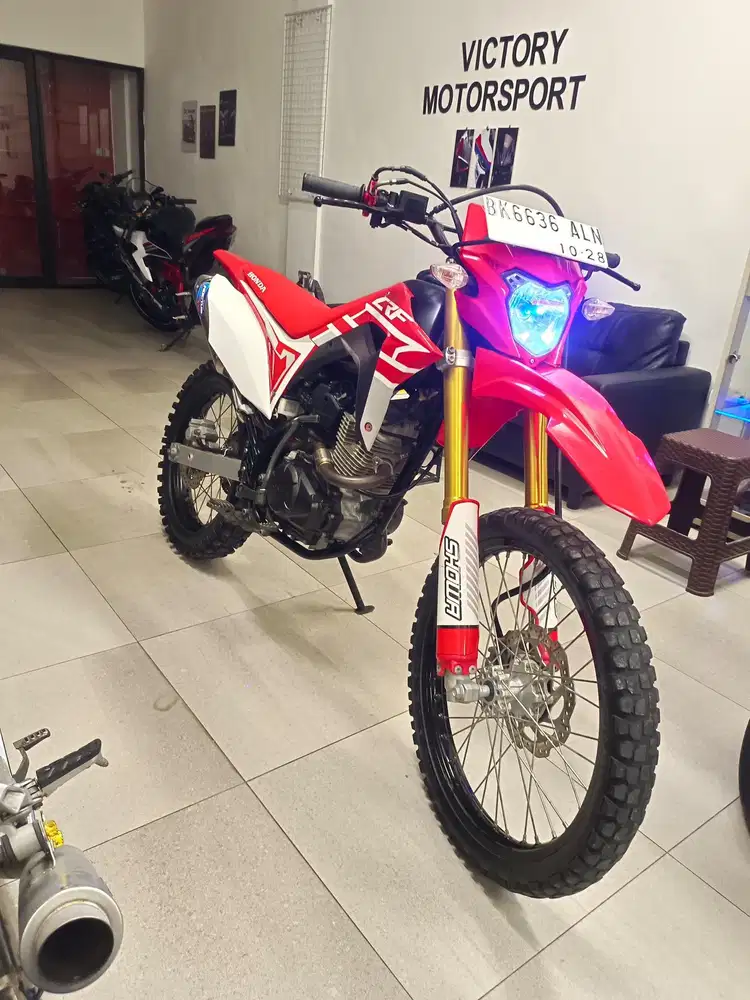 Honda CRF 150L tahun 2023 warna Merah Putih 150 L CC Trail Off Road