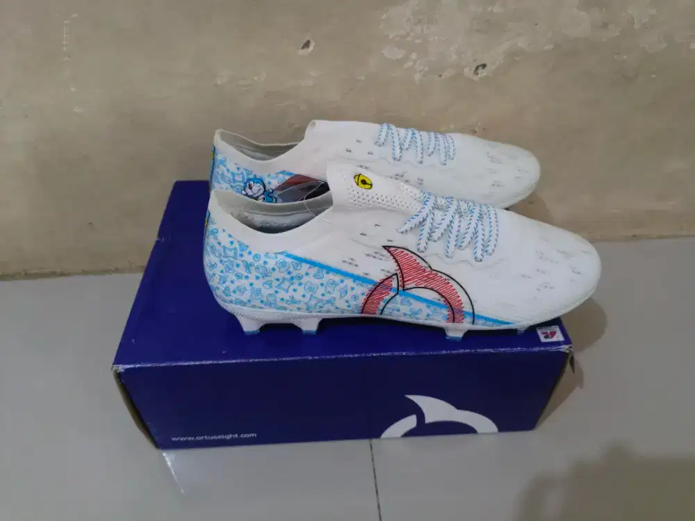Sepatu ortus X doraemon size 40-41-42