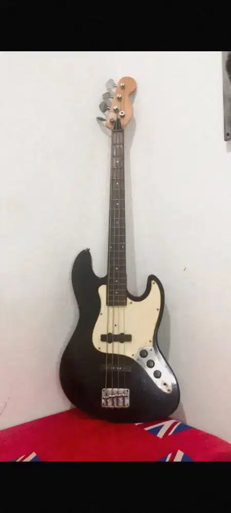Gitar listrik bass