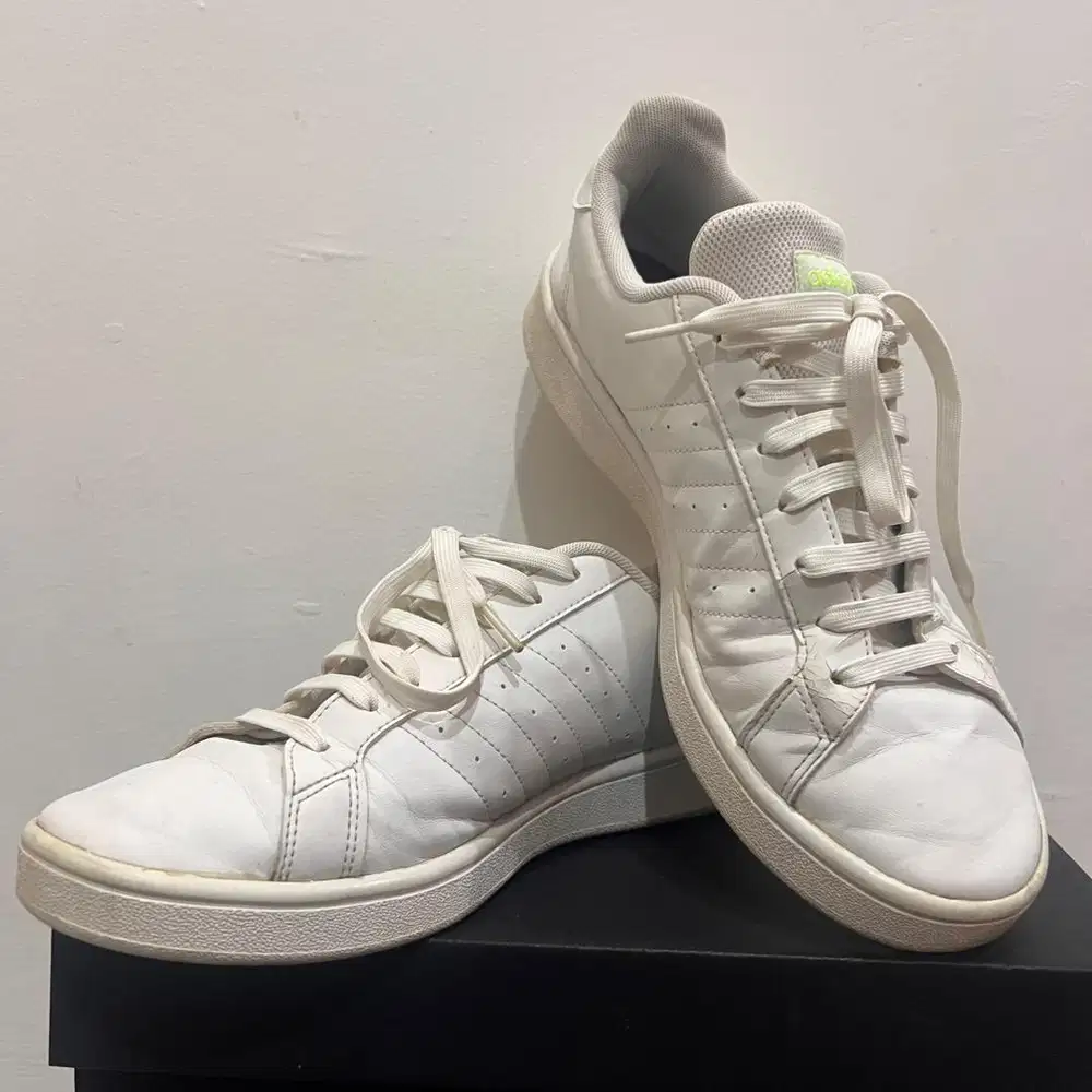 Sepatu Casual ADIDAS Size 42