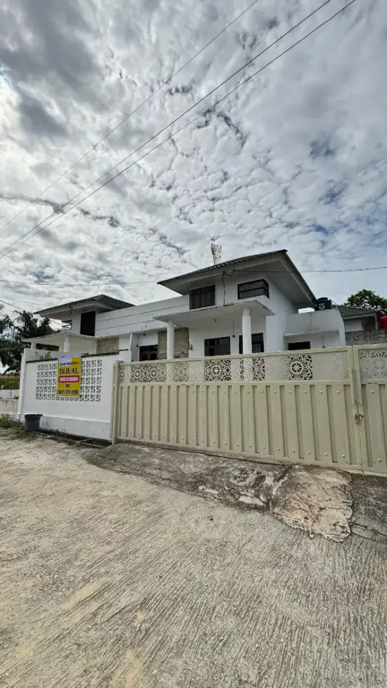 RUMAH CANTIK DEKAT STADION