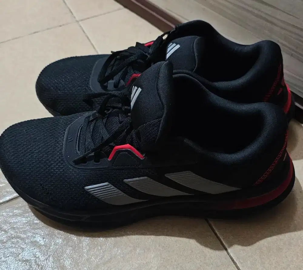 Sepatu Adidas Running (ori Sport Station)
