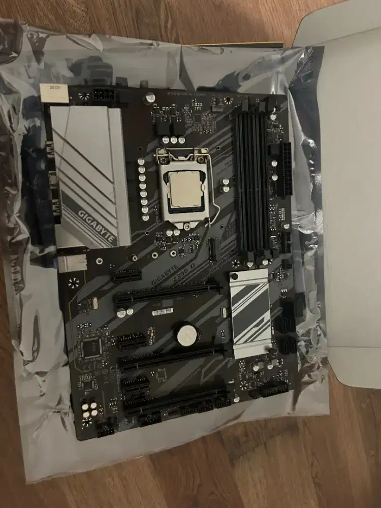 Paketan i7 9700 plus mobo gaming