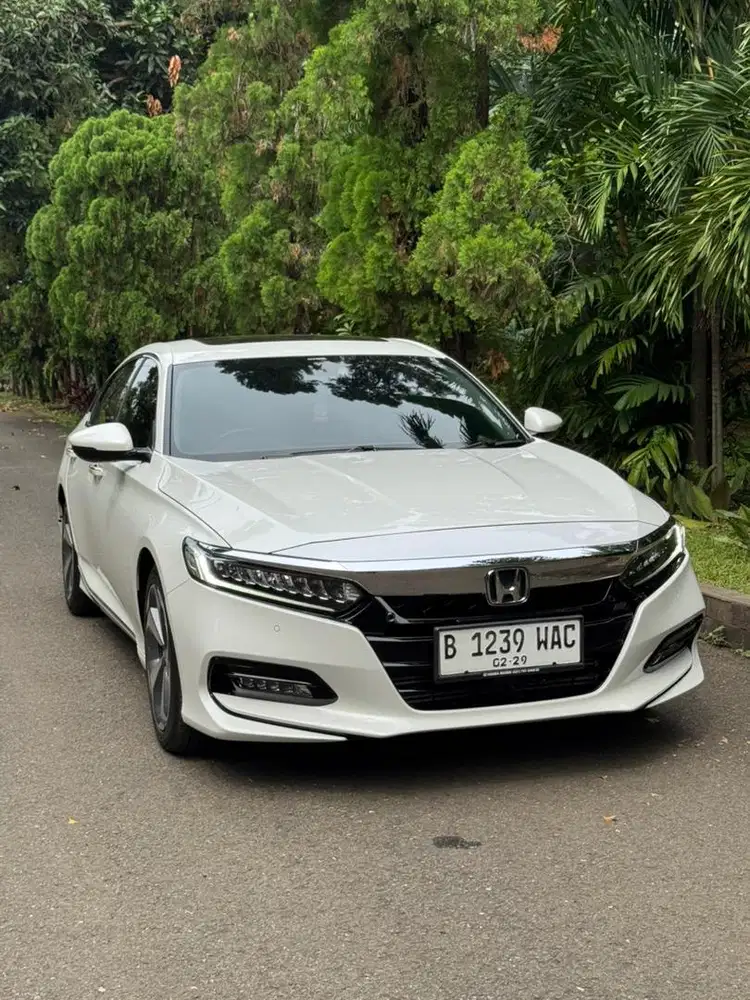 Jual Cash Honda Accord 1.5 VTil AT 2023 Pemakaian 2024