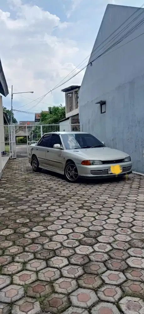 Mitsubishi Lancer 1993 Bensin