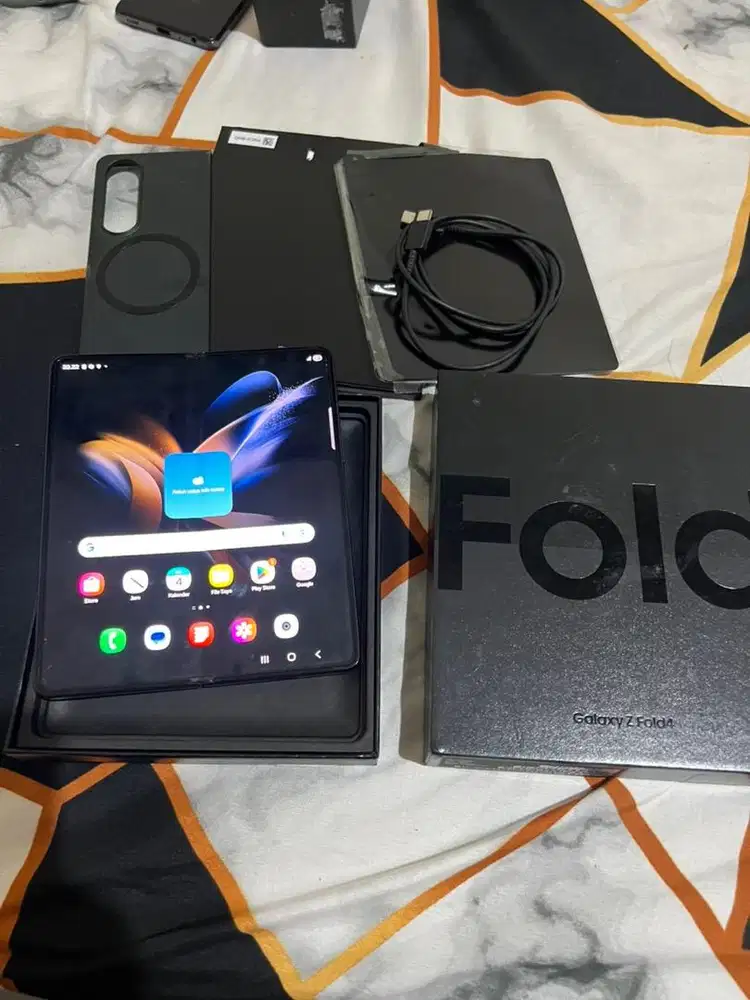 Samsung galaxy z fold4 5G 12/256 sein