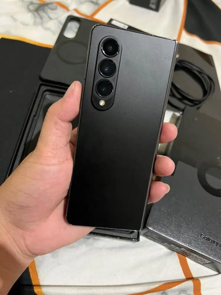 Samsung galaxy z fold4 5G 12/256 sein