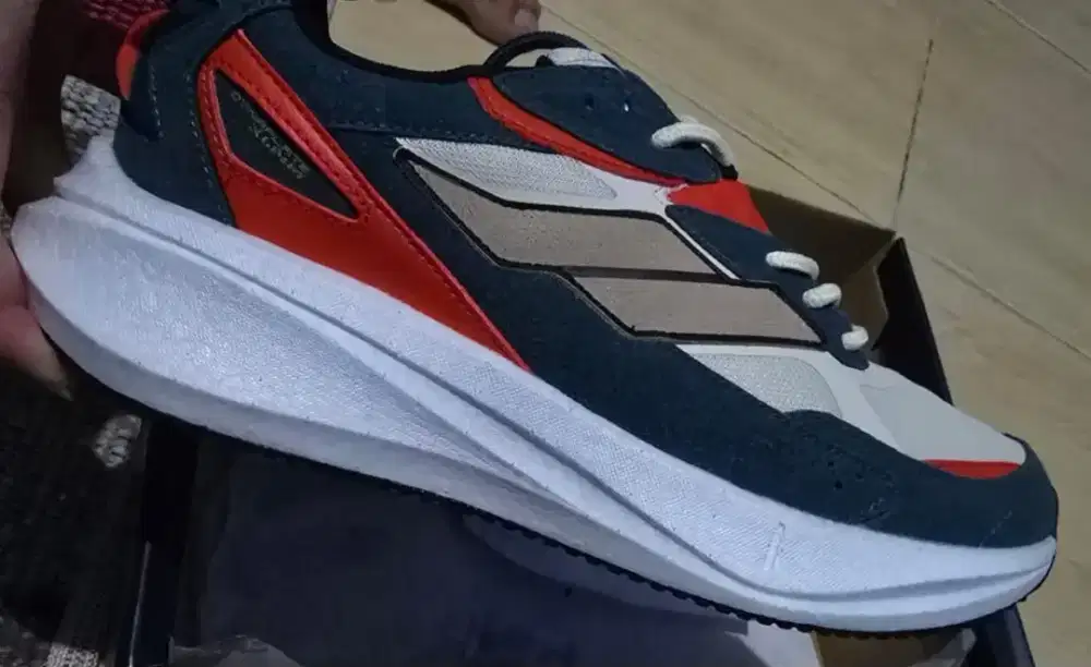 Sepatu Mills Revolt Dynalate Alpha