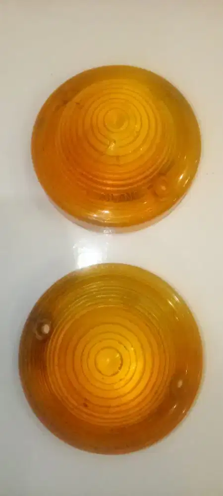 Mika lampu sen depan mobil Tua