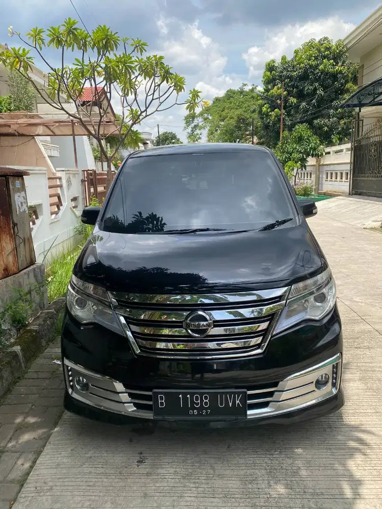 OVER KREDIT NISSAN SERENA HIGHWAYSTAR 2.0 PANORAMIC