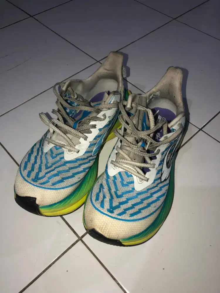 Di Jual Sepatu Second