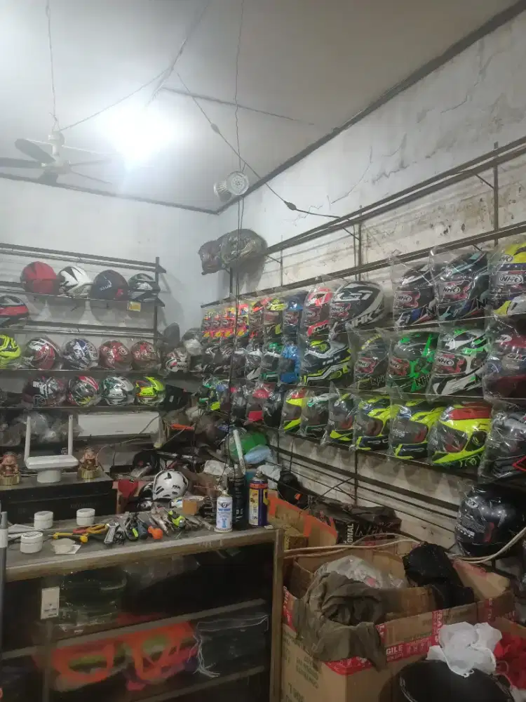 Helm full face 1 visor dan 2 visor, jas ujan,sarung tangan dan kc helm