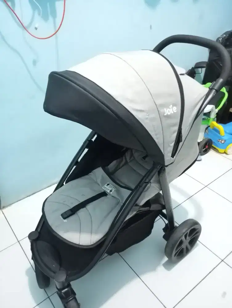 Stroller joie like new