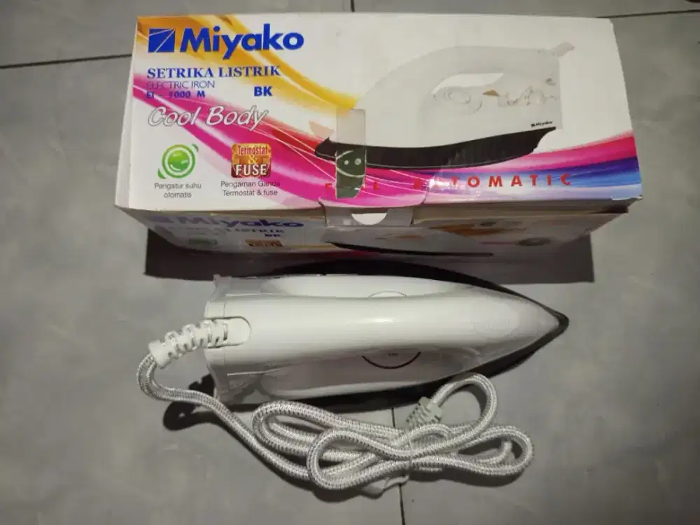 SETRIKA MIYAKO EL 1000 M