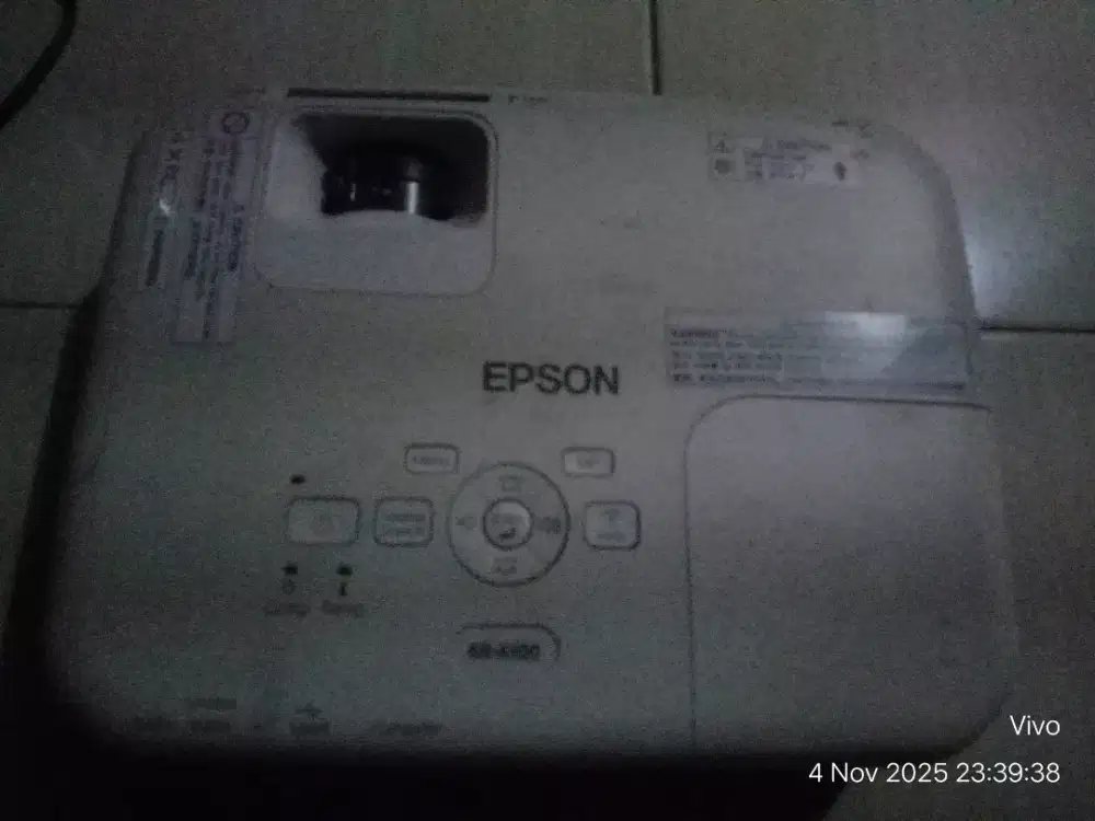 Projektor epson eb-x100