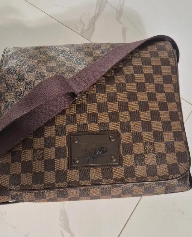 Tas sling louis vuitton inventeur